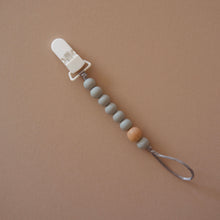 Newbie Paci Clip